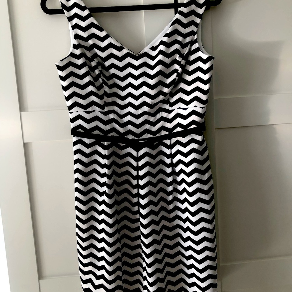 White House Black Market sleeveless dress with belt